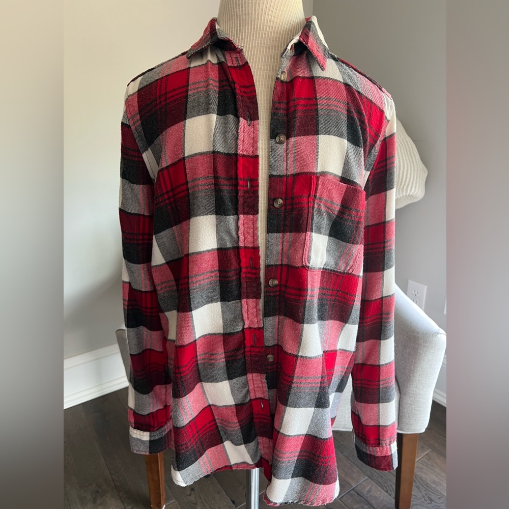 American Eagle Outfitters Red Plaid Button Down Shirt